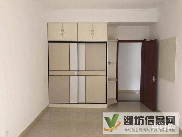 新出中南世紀(jì)星城一樓帶院 精裝142平三室 帶車(chē)位