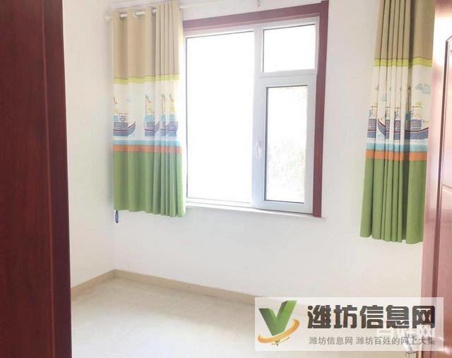 新出中南世紀(jì)星城一樓帶院 精裝142平三室 帶車(chē)位