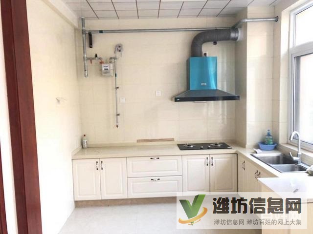 新出中南世紀(jì)星城一樓帶院 精裝142平三室 帶車(chē)位