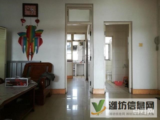 ,兩室一廳簡單裝修帶地下室,緊鄰公園購物中心