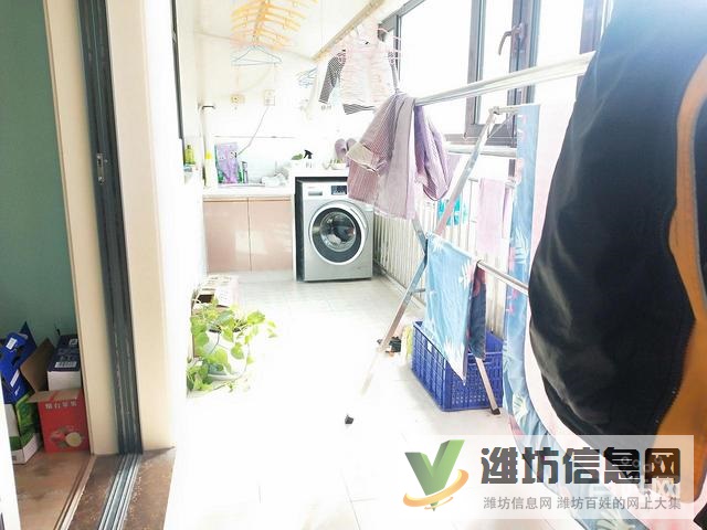 建橋?qū)W校一路之隔 大三室 133平精裝 僅售72.6火急急新惠