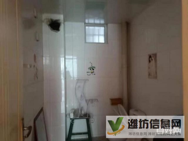 南關(guān)小學(xué)學(xué)區(qū)房世紀(jì)新城 精裝修135平三室兩廳送倉庫