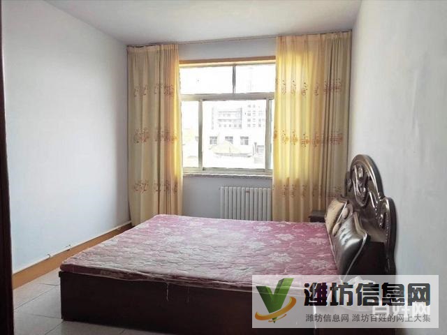 鏡湖小區急出售。三室一廳一衛。價格美麗