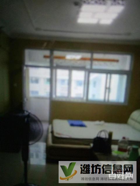 圣城小學(xué)旁 精裝修兩室 帶儲(chǔ)藏室 帶家具39