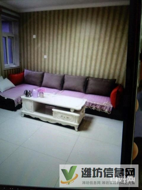 圣城小學(xué)旁 精裝修兩室 帶儲(chǔ)藏室 帶家具39