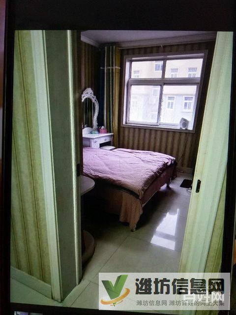 圣城小學(xué)旁 精裝修兩室 帶儲(chǔ)藏室 帶家具39