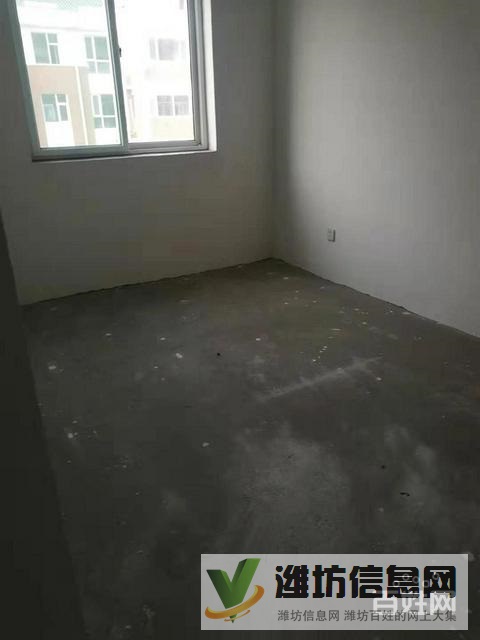 更名貸款,三室兩廳,帶閣樓。