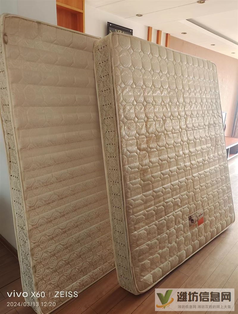 二手床墊(2個)、抽油煙機1個、爐灶1個